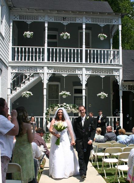 Recessional in Falcon Rest Mansion's courtyard, wedding venue near Murfreesboro, TN