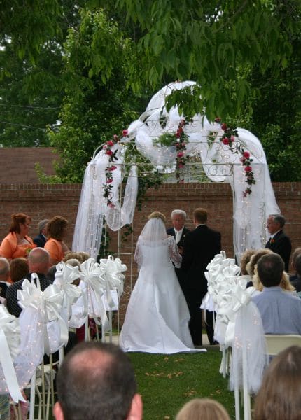 Outdoor wedding ceremony venue in Middle Tennessee